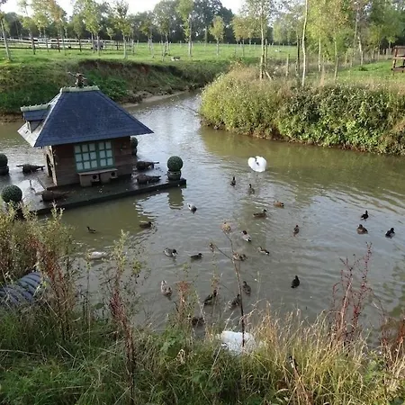 Bed & Breakfast Ferme De Dauval 3*